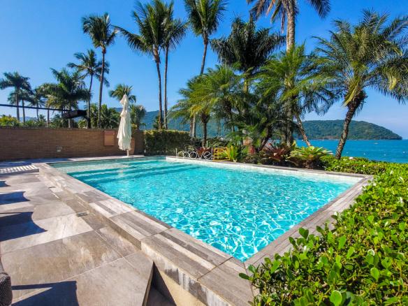 Casa no Condomínio Costa Verde Tabatinga com 6 suítes, na Praia de Tabatinga com 572m²