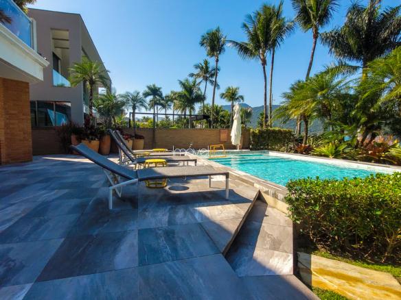 Casa no Condomínio Costa Verde Tabatinga com 6 suítes, na Praia de Tabatinga com 572m²