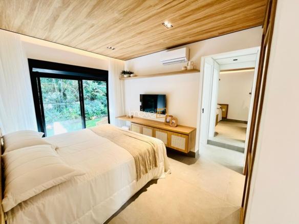 Casa de Condomínio para Venda com 4 suítes em Riviera de São Lourenço