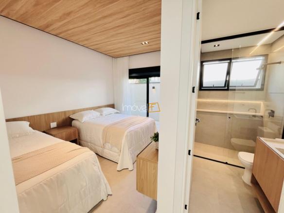 Casa de Condomínio para Venda com 4 suítes em Riviera de São Lourenço