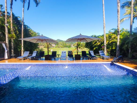 Casa à Venda no Condomínio Costa Verde Tabatinga com 7 suítes, na Praia de Tabatinga com 650m²