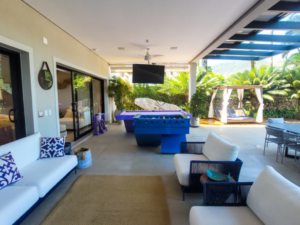 Casa à Venda no Condomínio Costa Verde Tabatinga com 7 suítes, na Praia de Tabatinga com 650m²
