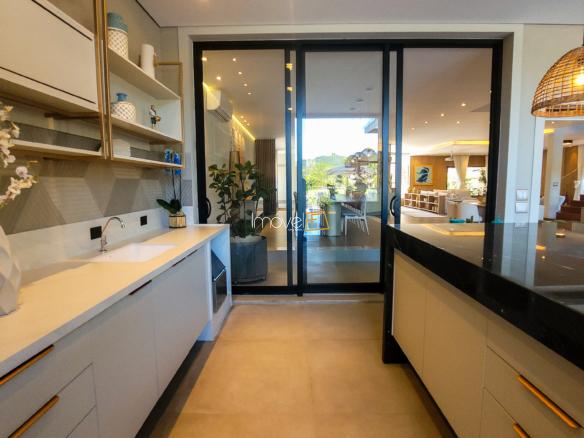 Casa à Venda no Condomínio Costa Verde Tabatinga com 7 suítes, na Praia de Tabatinga com 650m²