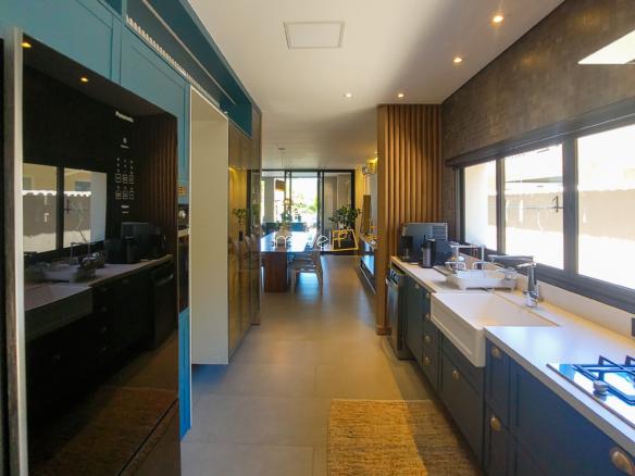 Casa à Venda no Condomínio Costa Verde Tabatinga com 7 suítes, na Praia de Tabatinga com 650m²