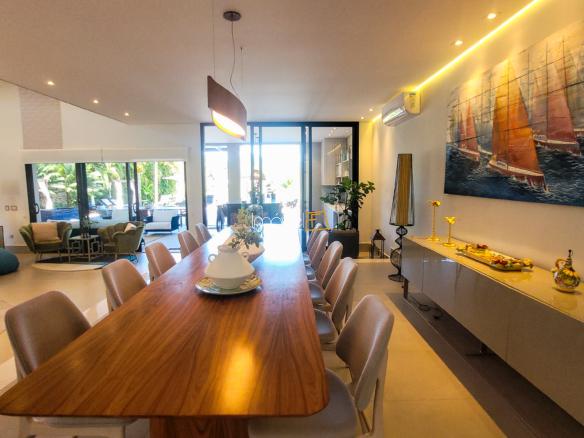 Casa à Venda no Condomínio Costa Verde Tabatinga com 7 suítes, na Praia de Tabatinga com 650m²