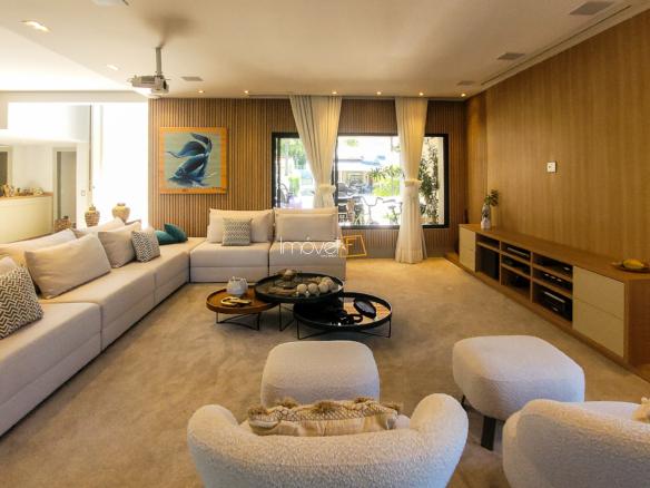 Casa à Venda no Condomínio Costa Verde Tabatinga com 7 suítes, na Praia de Tabatinga com 650m²