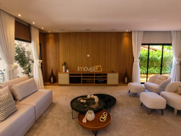 Casa à Venda no Condomínio Costa Verde Tabatinga com 7 suítes, na Praia de Tabatinga com 650m²