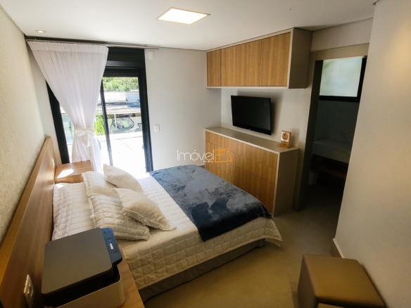 Casa à Venda no Condomínio Costa Verde Tabatinga com 7 suítes, na Praia de Tabatinga com 650m²
