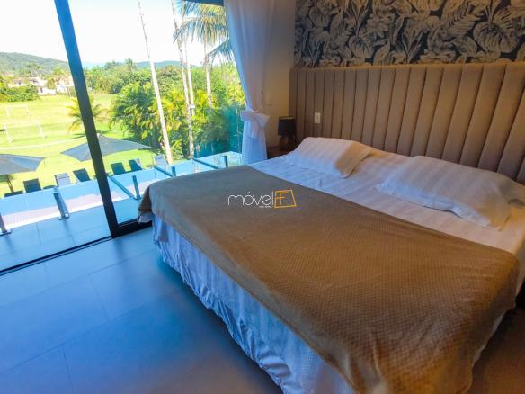 Casa à Venda no Condomínio Costa Verde Tabatinga com 7 suítes, na Praia de Tabatinga com 650m²