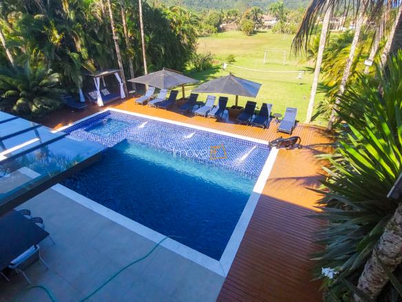 Casa à Venda no Condomínio Costa Verde Tabatinga com 7 suítes, na Praia de Tabatinga com 650m²