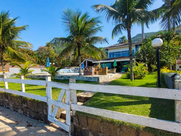 Casa para Venda com 10 quartos, em Fortaleza com 750m²