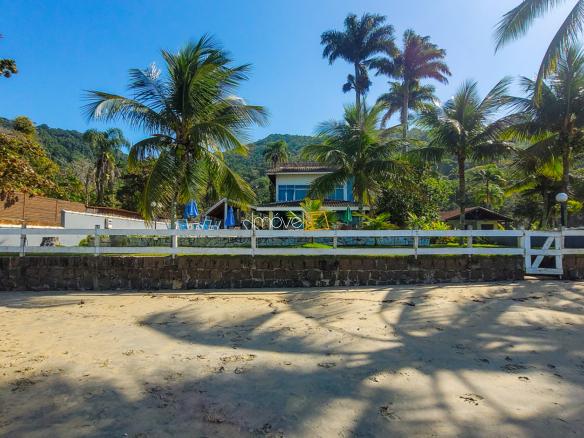 Casa para Venda com 10 quartos, em Fortaleza com 750m²