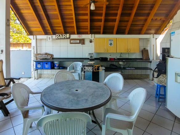 Casa para Venda com 10 quartos, em Fortaleza com 750m²
