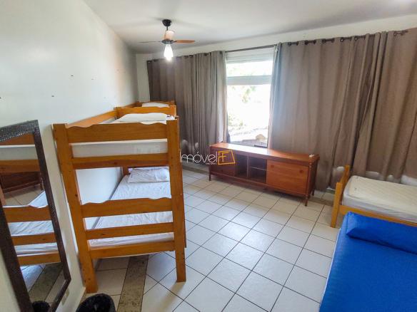 Casa para Venda com 10 quartos, em Fortaleza com 750m²