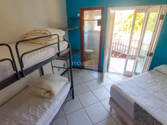 Casa para Venda com 10 quartos, em Fortaleza com 750m²