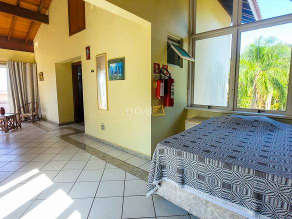 Casa para Venda com 10 quartos, em Fortaleza com 750m²