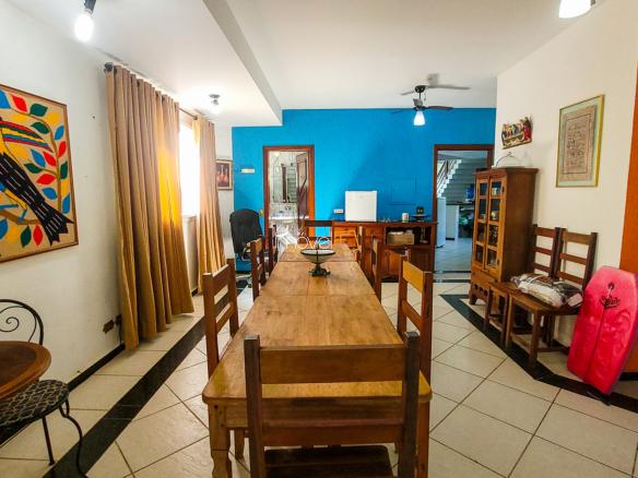 Casa para Venda com 10 quartos, em Fortaleza com 750m²