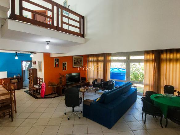 Casa para Venda com 10 quartos, em Fortaleza com 750m²