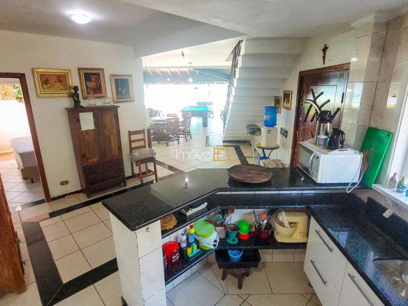 Casa para Venda com 10 quartos, em Fortaleza com 750m²