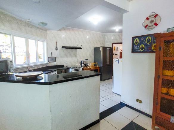 Casa para Venda com 10 quartos, em Fortaleza com 750m²