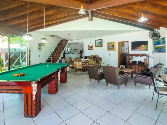 Casa para Venda com 10 quartos, em Fortaleza com 750m²