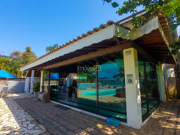 Casa para Venda com 10 quartos, em Fortaleza com 750m²