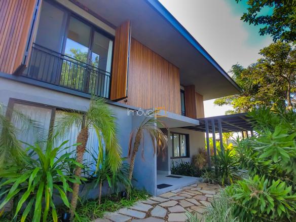 Casa no Condomínio Ponta das Toninhas com 604 m² em Ubatuba