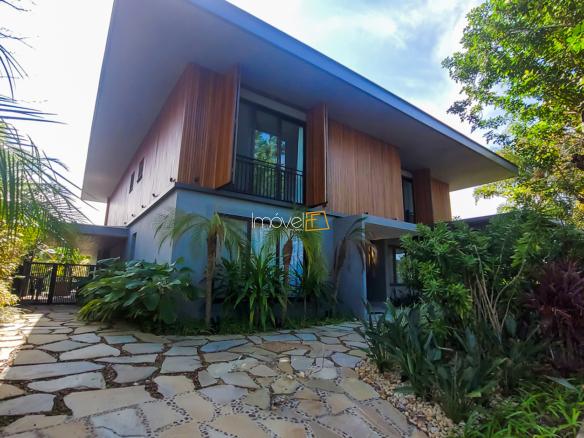 Casa no Condomínio Ponta das Toninhas com 604 m² em Ubatuba