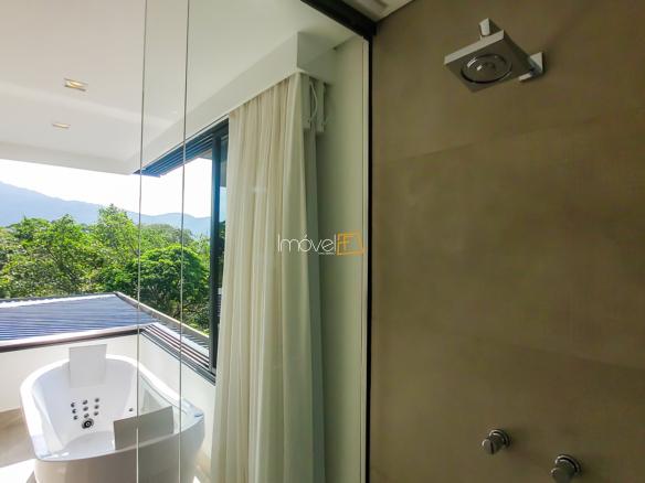 Casa no Condomínio Ponta das Toninhas com 604 m² em Ubatuba