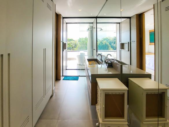 Casa no Condomínio Ponta das Toninhas com 604 m² em Ubatuba