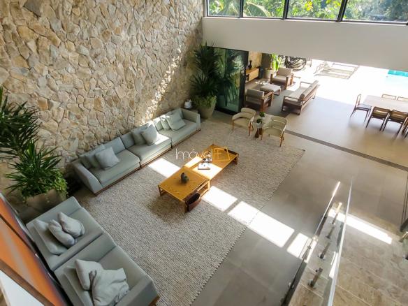 Casa no Condomínio Ponta das Toninhas com 604 m² em Ubatuba