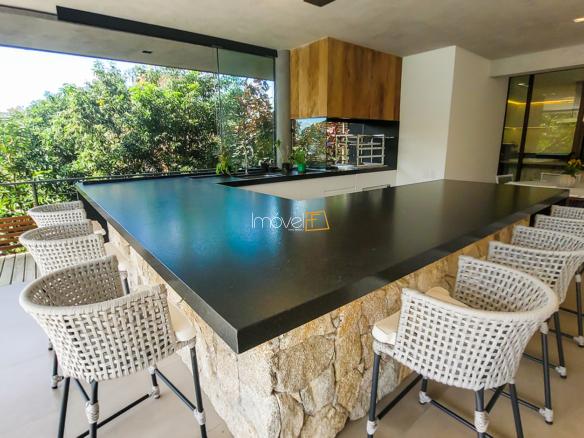 Casa no Condomínio Ponta das Toninhas com 604 m² em Ubatuba