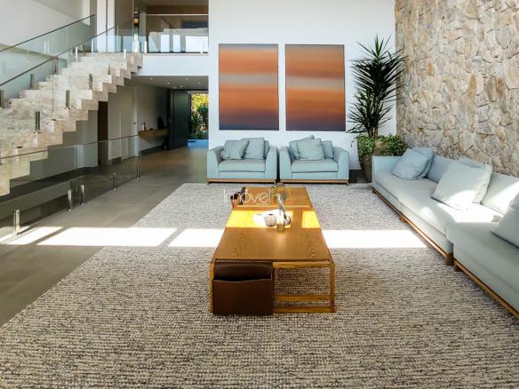 Casa no Condomínio Ponta das Toninhas com 604 m² em Ubatuba