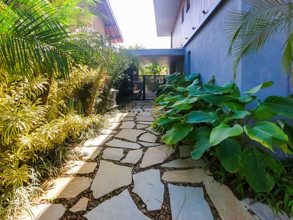 Casa no Condomínio Ponta das Toninhas com 604 m² em Ubatuba