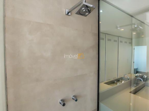Casa no Condomínio Ponta das Toninhas com 604 m² em Ubatuba