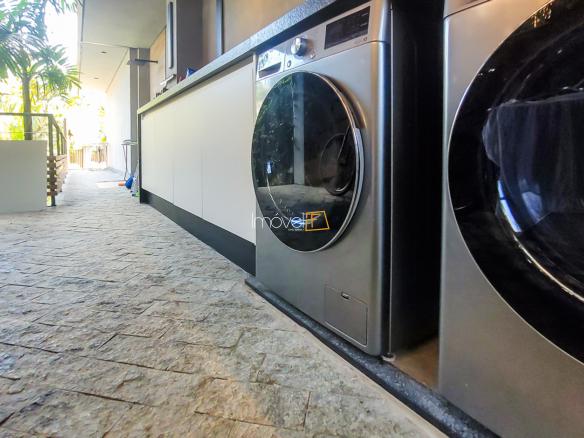 Casa no Condomínio Ponta das Toninhas com 604 m² em Ubatuba