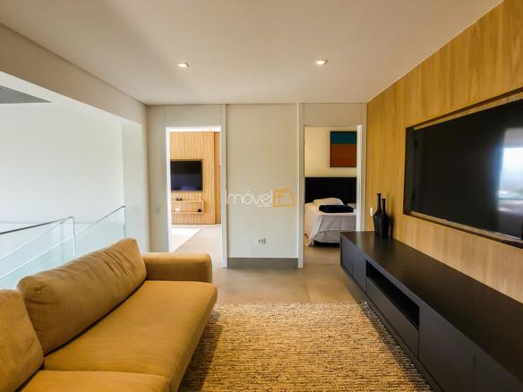 Casa no Condomínio Ponta das Toninhas com 604 m² em Ubatuba