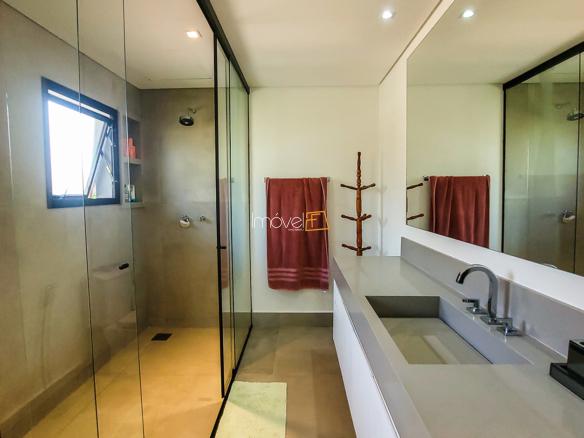 Casa no Condomínio Ponta das Toninhas com 604 m² em Ubatuba