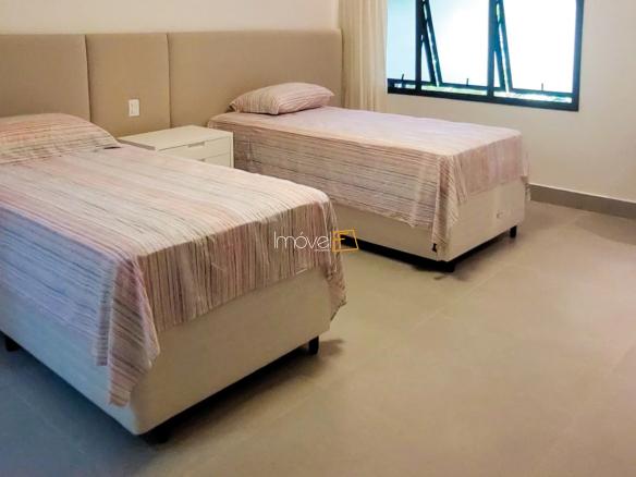 Casa no Condomínio Ponta das Toninhas com 604 m² em Ubatuba