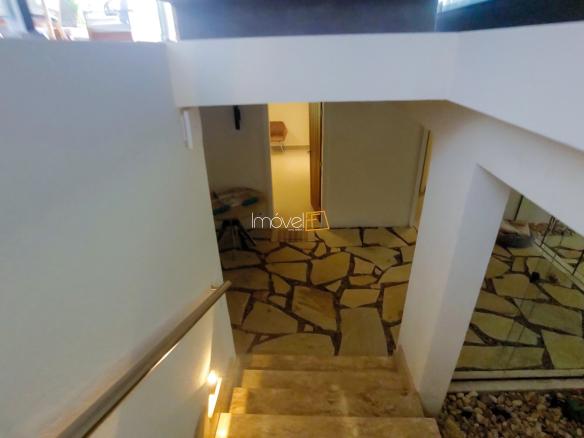 Casa no Condomínio Ponta das Toninhas com 604 m² em Ubatuba