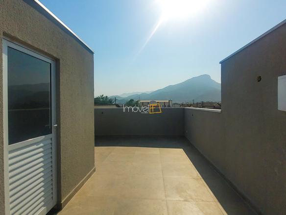 Casa Triplex com 130M2 no Indaia Caraguatatuba
