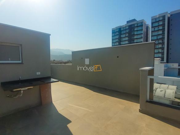 Casa Triplex com 130M2 no Indaia Caraguatatuba