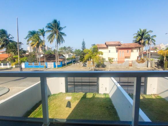 Casa Triplex com 130 M2 no Indaiá Caraguatatuba
