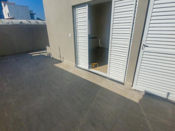 Casa Triplex com 130 M2 no Indaiá Caraguatatuba