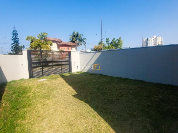 Casa Triplex com 130 M2 no Indaiá Caraguatatuba