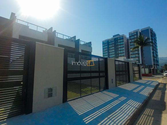 Casa Triplex com 130M2 no Indaia Caraguatatuba
