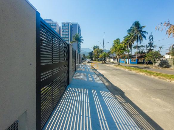 Casa Triplex com 130M2 no Indaia Caraguatatuba