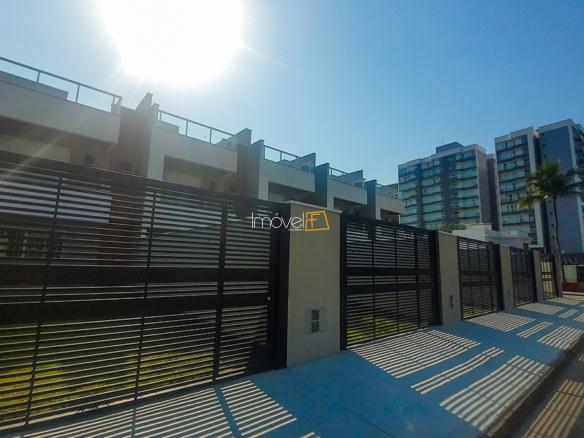 Casa Triplex com 130M2 no Indaia Caraguatatuba