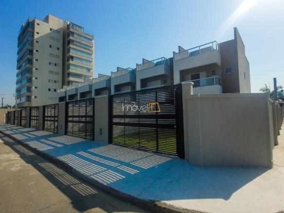 Casa Triplex com 130 M2 no Indaiá Caraguatatuba