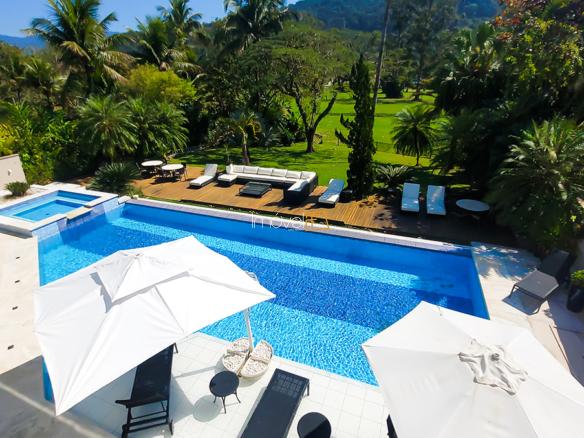 Casa à Venda no Condomínio Costa Verde Tabatinga com 8 suítes e 872 m²